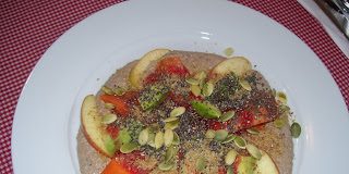 Creme de aveia com calda de morango