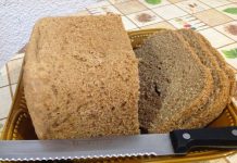 Pão e bolo 100% integrais de máquina